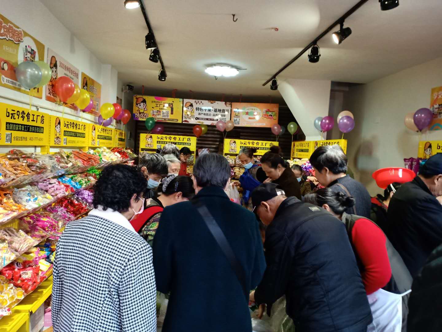 四川資陽開一家零食加盟店利潤有多少？賺錢嗎？