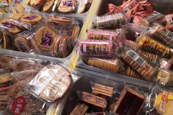 自己開零食店不加盟哪里進貨？