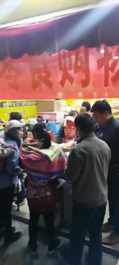 熱烈祝賀云南昆明官渡雙鳳加盟店雙十二零食購(gòu)物節(jié)促銷(xiāo)活動(dòng)圓滿(mǎn)成功