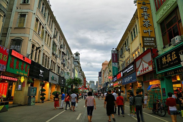 廈門附近鄉(xiāng)鎮(zhèn)開零食店怎么加盟？